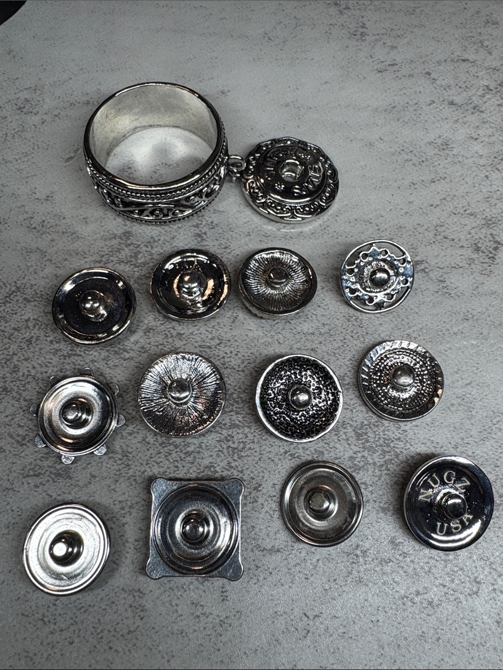 Scarf Clip and Lot of 12: 20mm Snap Button Jewelry Set with Multicolor Accents - Picture 2 of 6